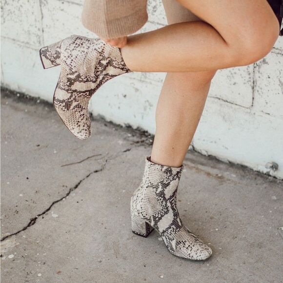 MARC FISHER POINTED TOE MFLEAVE SNAKE PRINT ZIP ANKLE BOOT - Picture 16 of 16